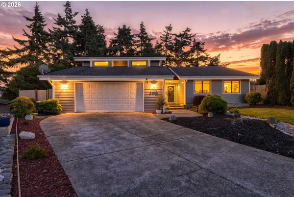$625,000 | 2069 Cedar Court, North Bend, OR 97459