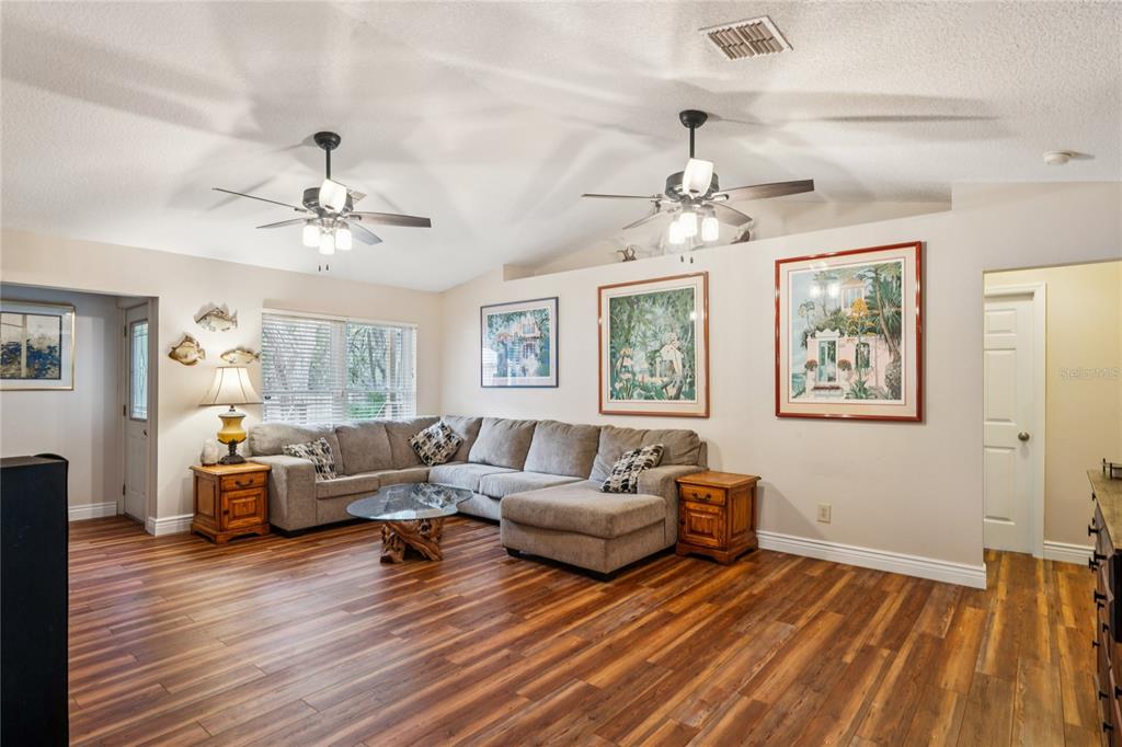 11185 Cleever Street Weeki Wachee, FL 34614 - Photo 11 of 61