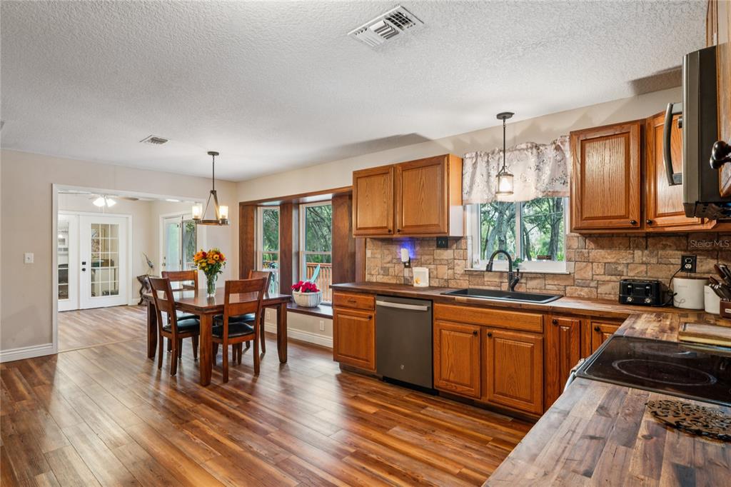 11185 Cleever Street Weeki Wachee, FL 34614 - Photo 17 of 61