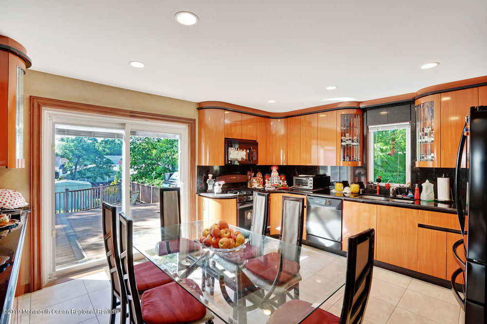 251 Lloyd Road Matawan, NJ 07747 - Photo 12 of 34 027_dsc00424-dsc00428