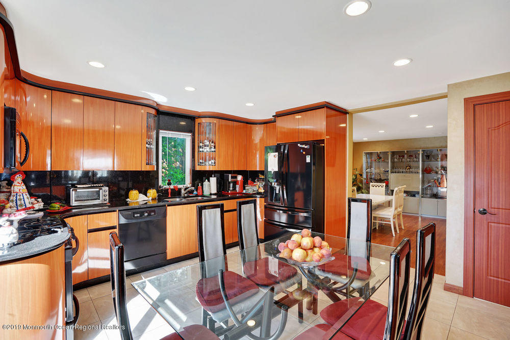 251 Lloyd Road Matawan, NJ 07747 - Photo 13 of 34 030_dsc00439-dsc00443
