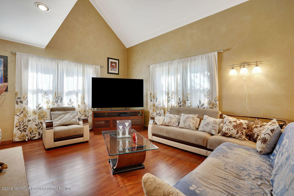 251 Lloyd Road Matawan, NJ 07747 - Photo 15 of 34 032_dsc00454-dsc00458