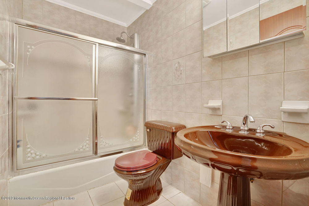 251 Lloyd Road Matawan, NJ 07747 - Photo 21 of 34 010_dsc00334-dsc00338