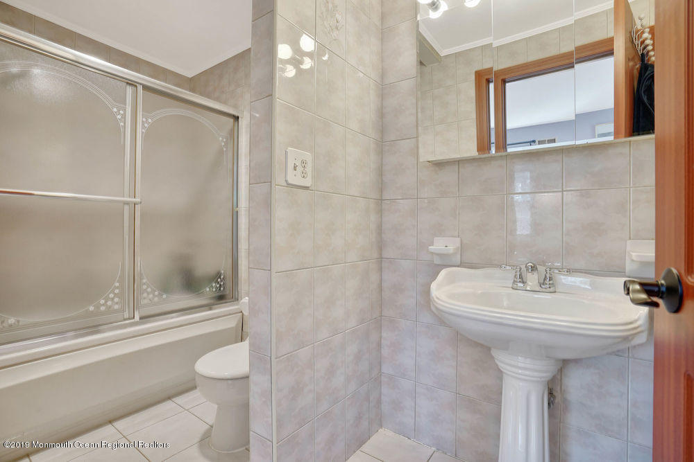 251 Lloyd Road Matawan, NJ 07747 - Photo 25 of 34 015_dsc00359-dsc00363