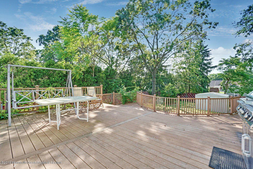 251 Lloyd Road Matawan, NJ 07747 - Photo 31 of 34 040_dsc00469-dsc00473