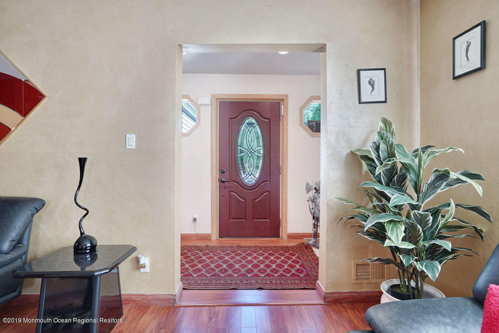 251 Lloyd Road Matawan, NJ 07747 - Photo 5 of 34 018_dsc00374-dsc00378