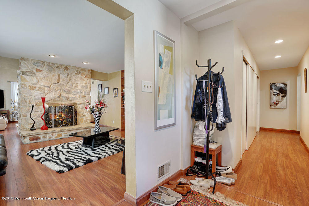 251 Lloyd Road Matawan, NJ 07747 - Photo 6 of 34 019_dsc00379-dsc00383