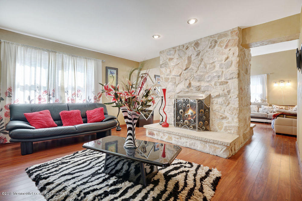 251 Lloyd Road Matawan, NJ 07747 - Photo 8 of 34 021_dsc00389-dsc00393