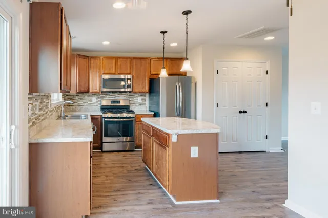 $2,500 | 2318 Drake Lane, Fredericksburg, VA 22408