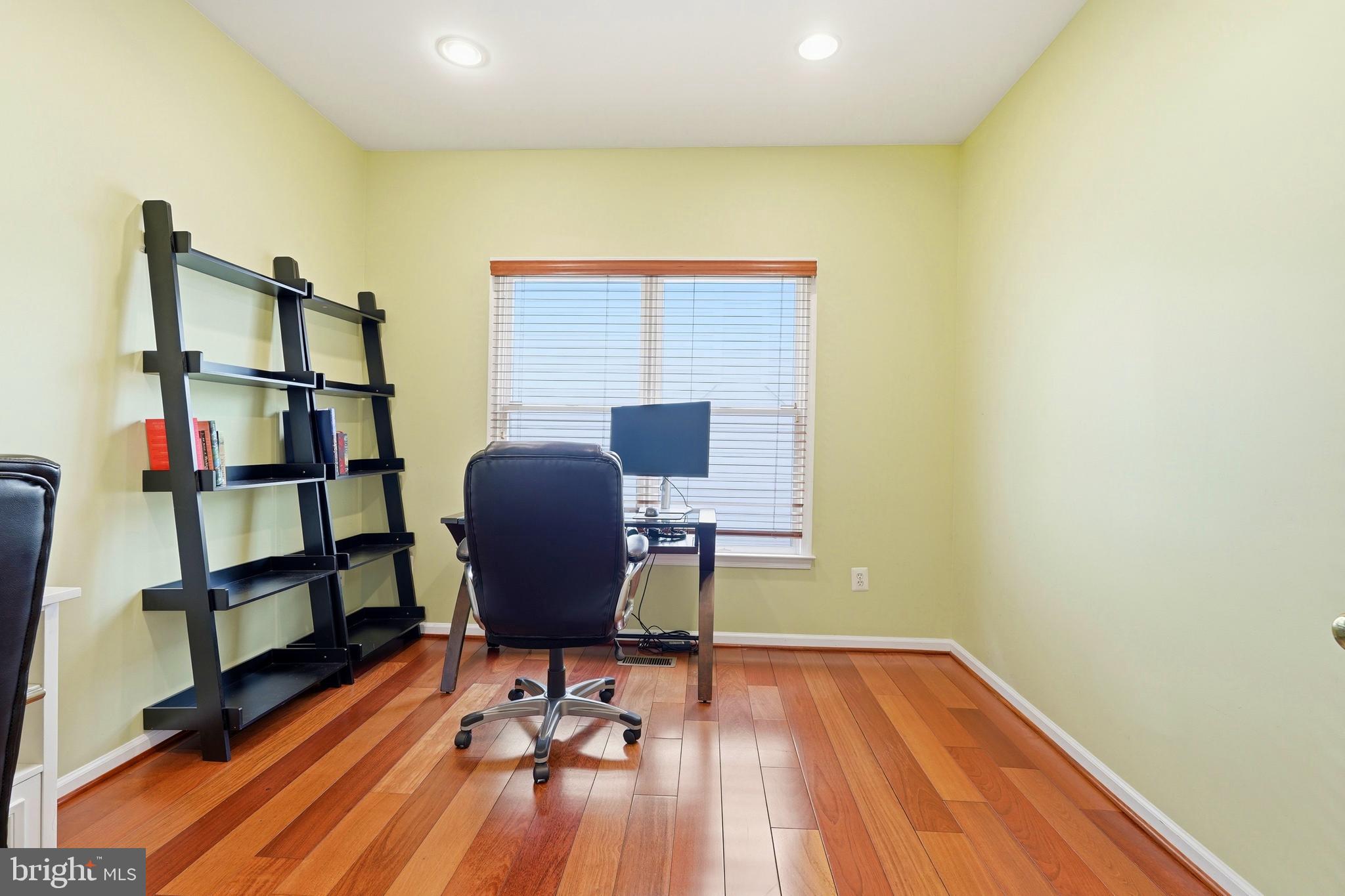 43648 Intrepid Street Chantilly, VA 20152 - Photo 28 of 87