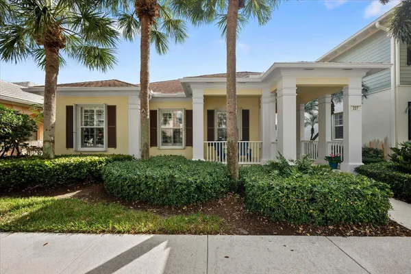 $925,000 | 227 Caravelle Drive, Jupiter, FL 33458
