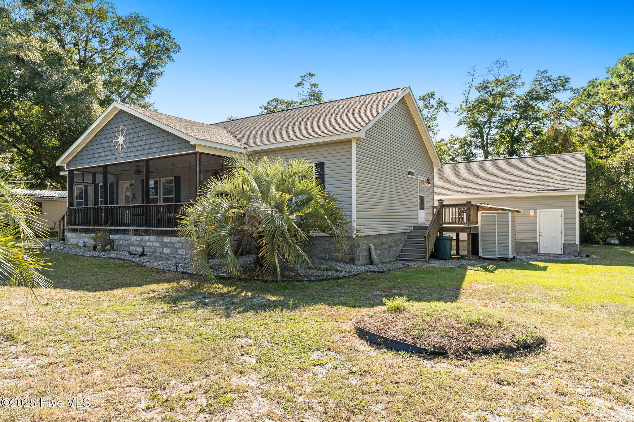 1686 Crane Road Southwest Ocean Isle Beach, NC 28469 - Photo 3 of 44 3-web-or-mls-CAMMediaLLC.com CR-23