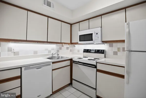 $195,000 | 111 Hampstead Drive, Unit 111, Ambler, PA 19002