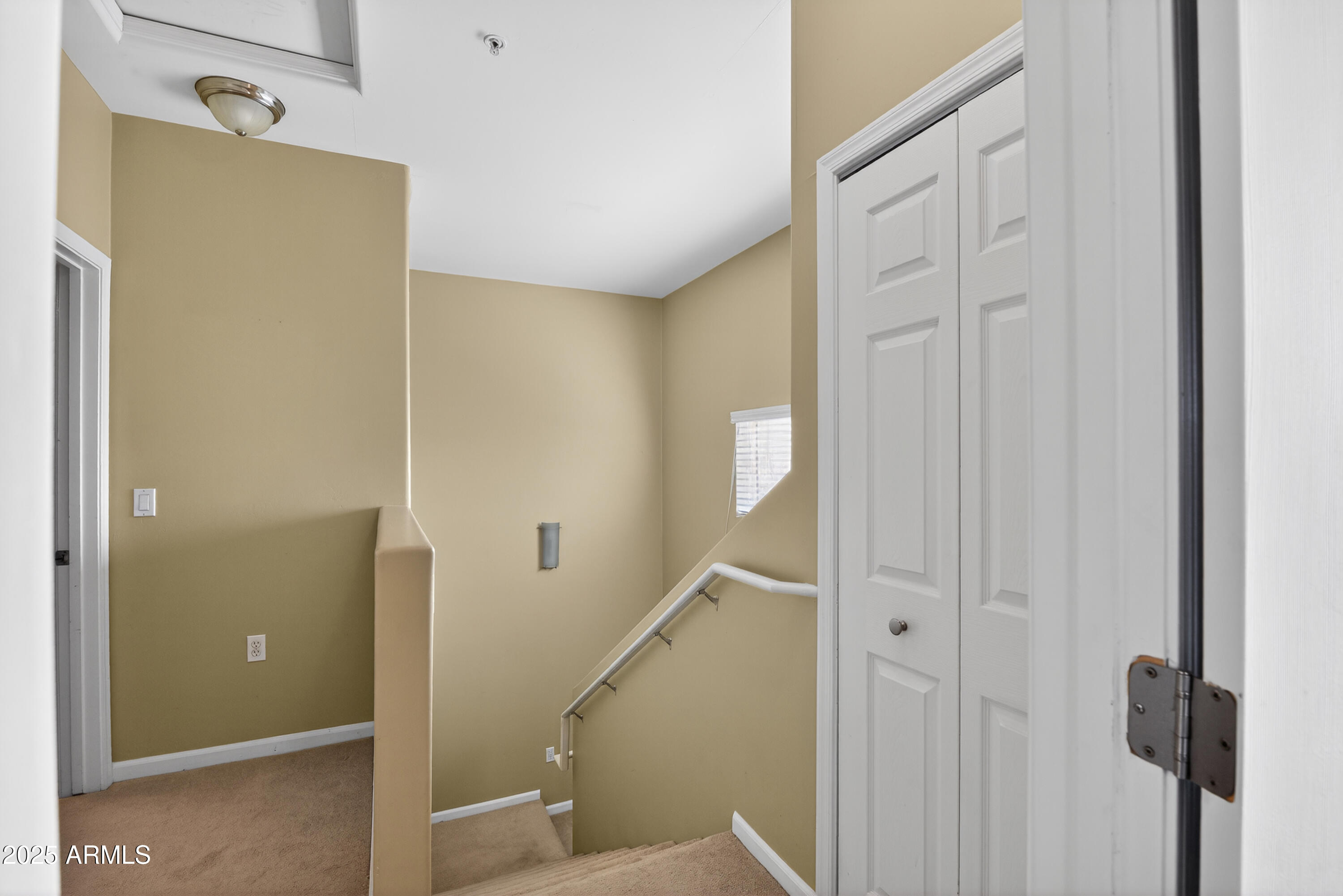 1920 East Bell Road, Unit 1079 Phoenix, AZ 85022 - Photo 19 of 29 a view of hallway with shower