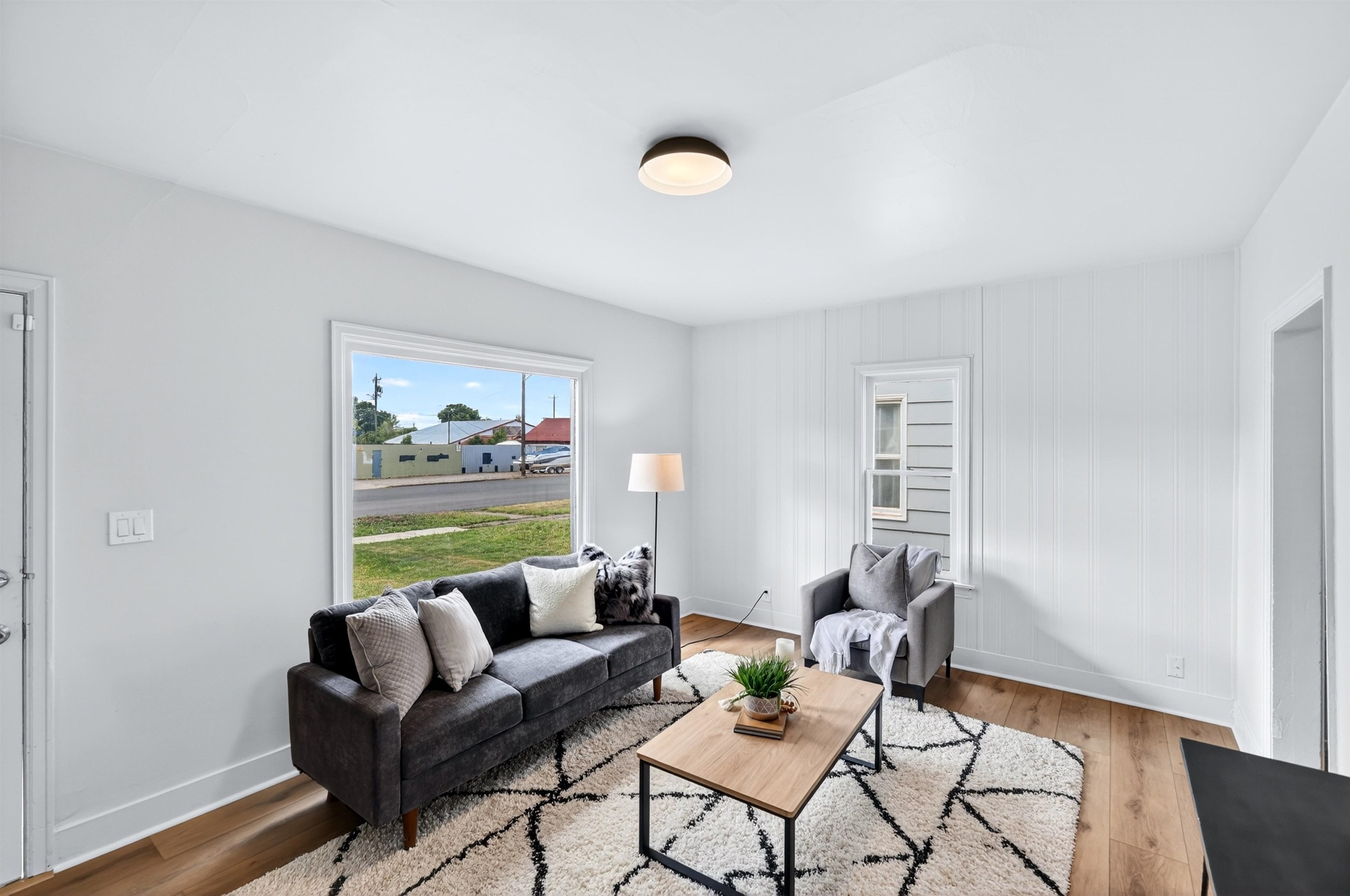 207 East Baldwin Avenue Spokane, WA 99207 - Photo 3 of 48