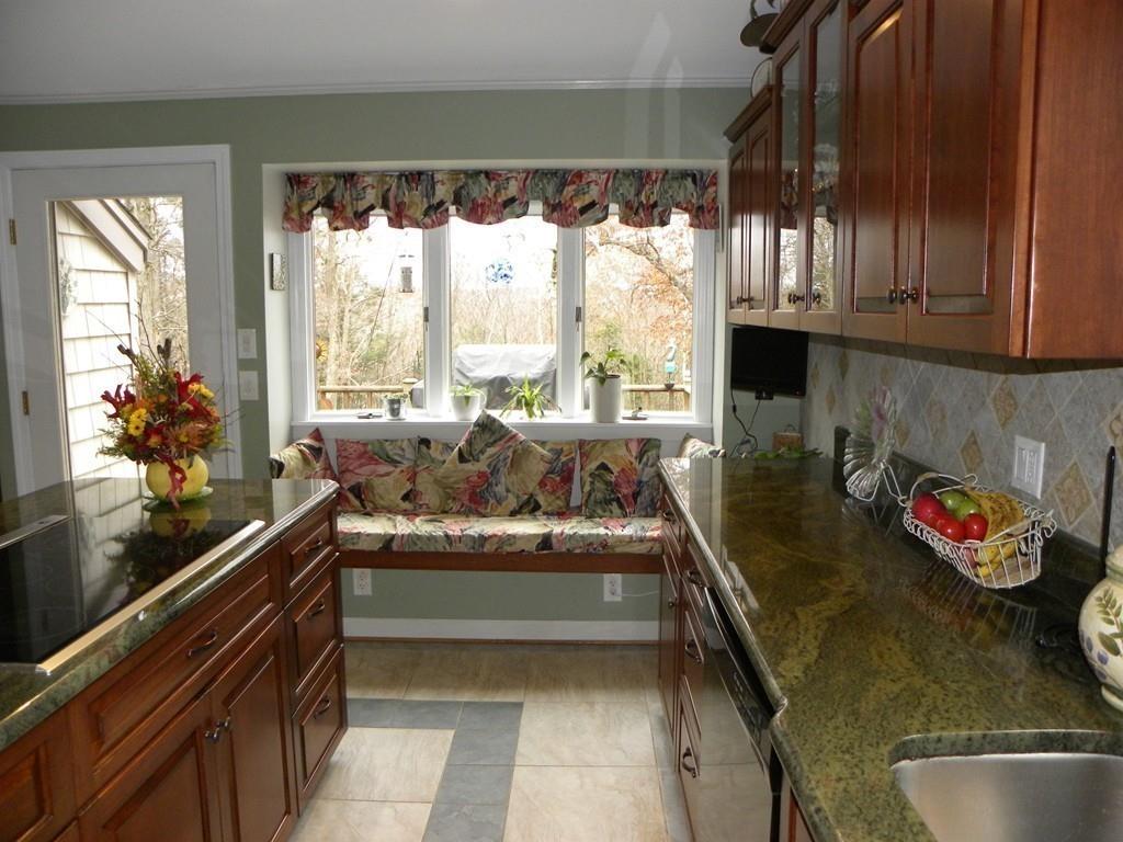 101 Vinton Road Holland, MA 01521 - Photo 28 of 42 a living room with furniture