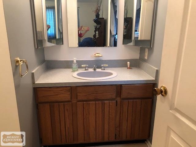 74409 Van Dyke Romeo, MI 48065 - Photo 26 of 37 31369643-25.JPG