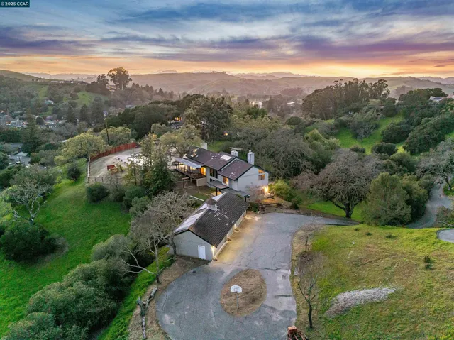 $2,298,000 | 5 Leeward Glen, Lafayette, CA 94549