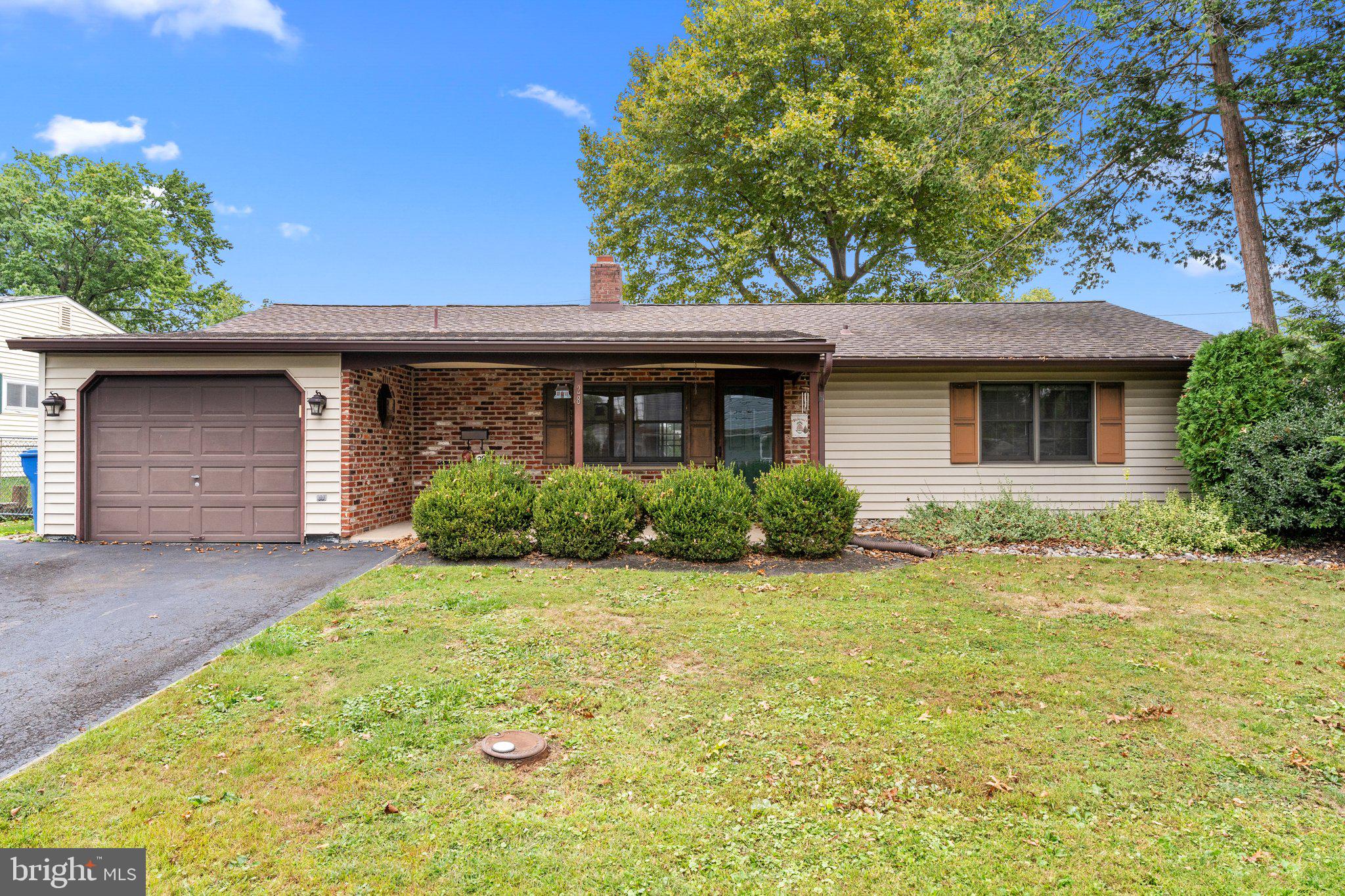 28 Gaping Rock Road Levittown, PA 19057 - Photo 1 of 26
