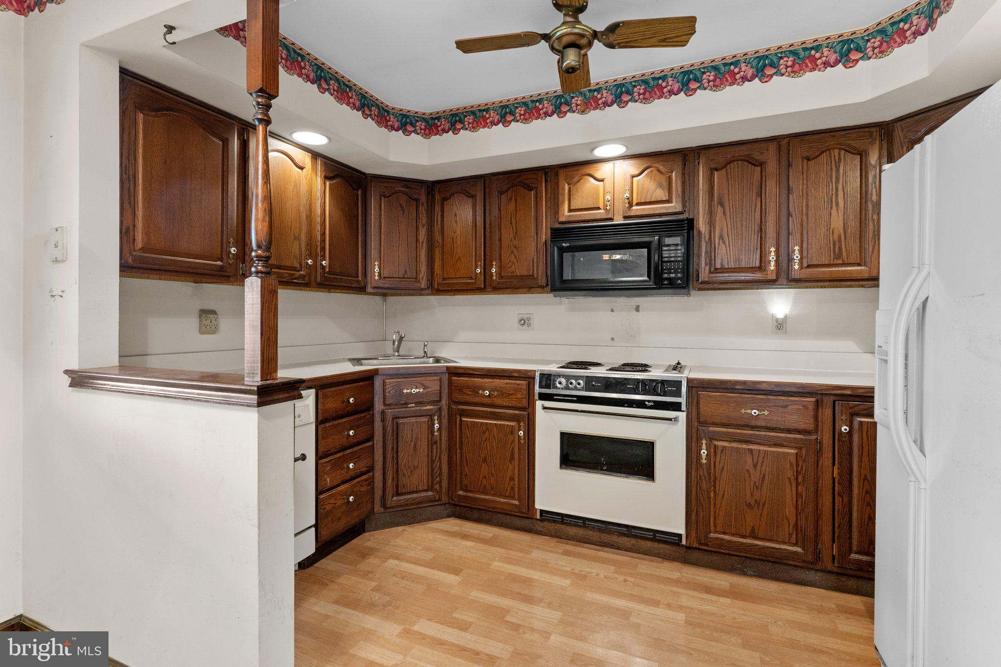 28 Gaping Rock Road Levittown, PA 19057 - Photo 5 of 26