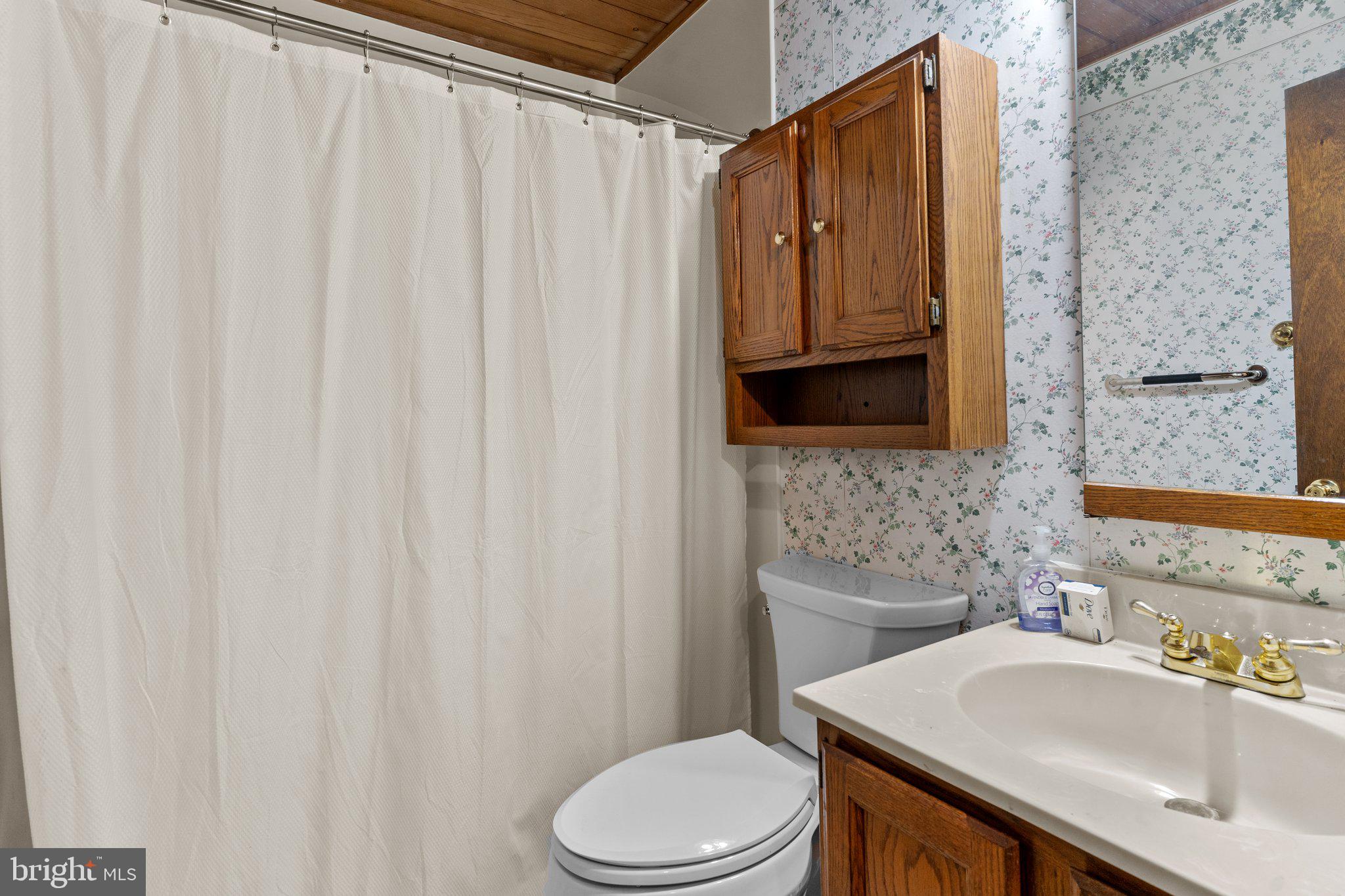 28 Gaping Rock Road Levittown, PA 19057 - Photo 8 of 26