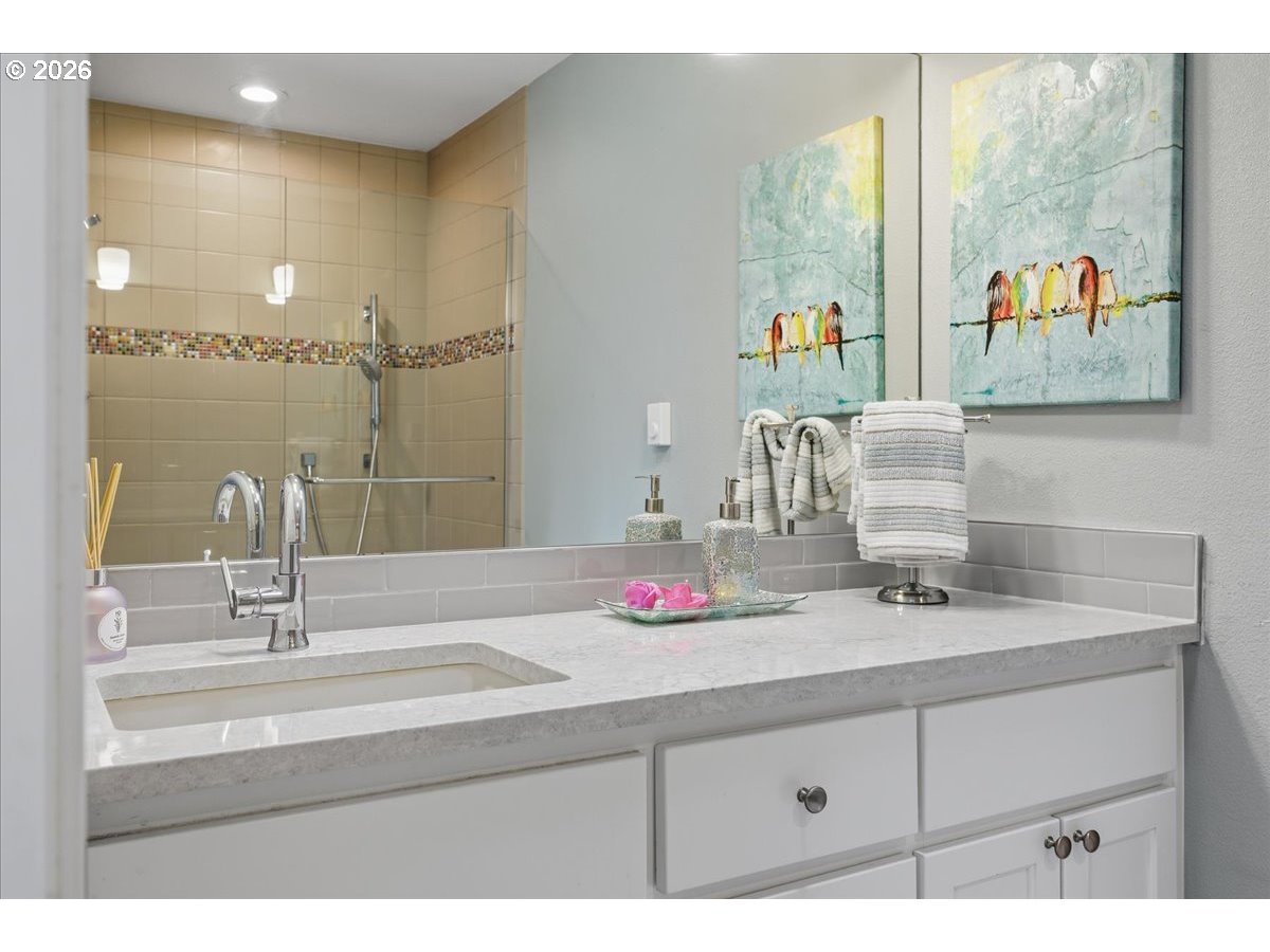 32231 Southwest Boones Bend Road Wilsonville, OR 97070 - Photo 19 of 43 Primary Bedroom