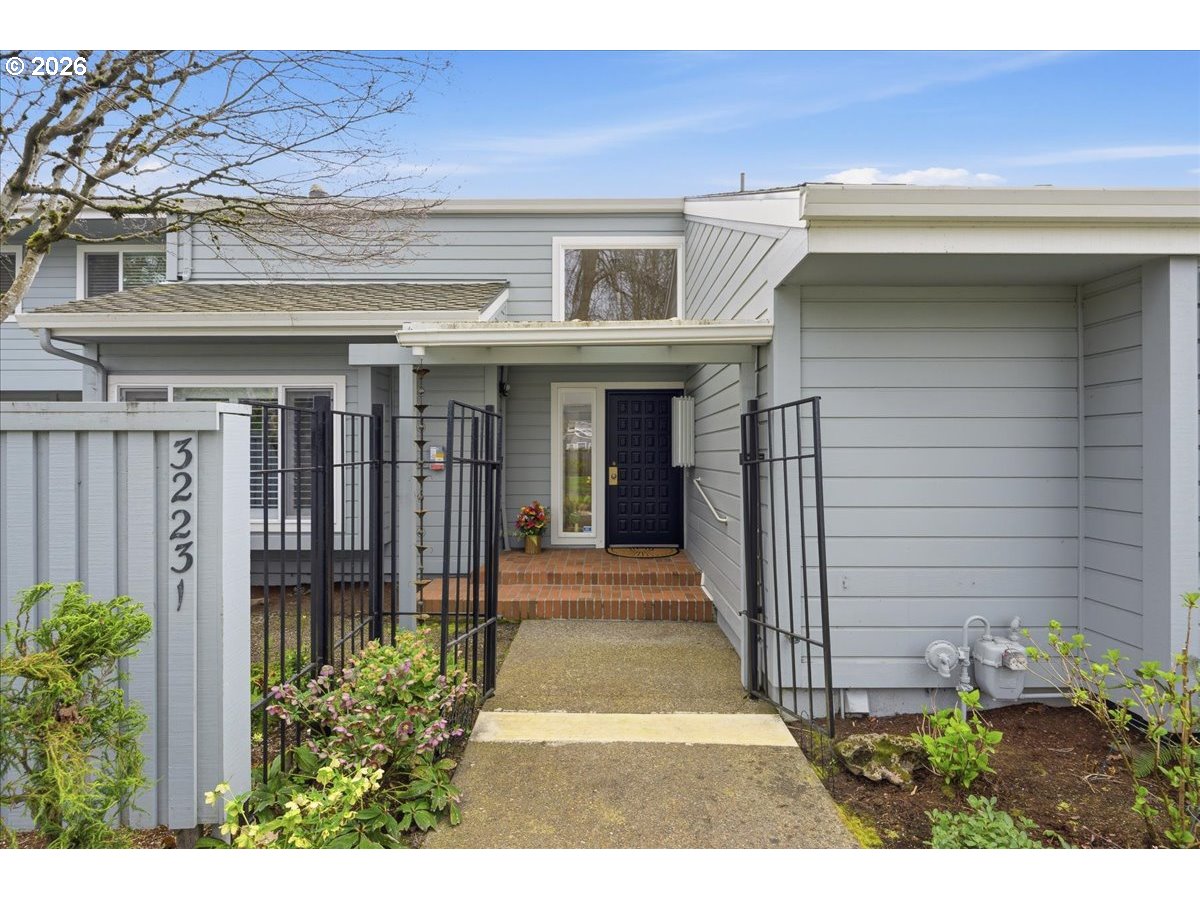 32231 Southwest Boones Bend Road Wilsonville, OR 97070 - Photo 2 of 43