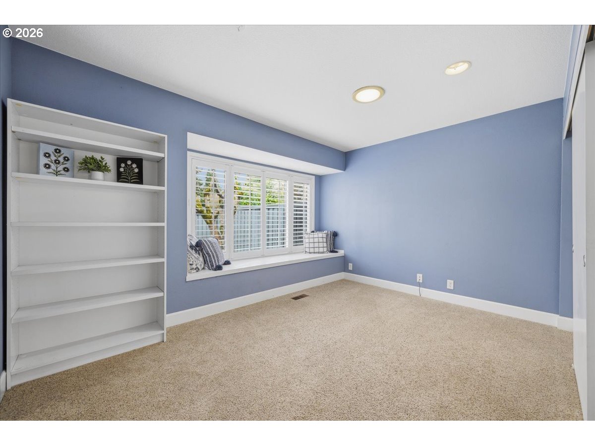 32231 Southwest Boones Bend Road Wilsonville, OR 97070 - Photo 21 of 43 Bedroom