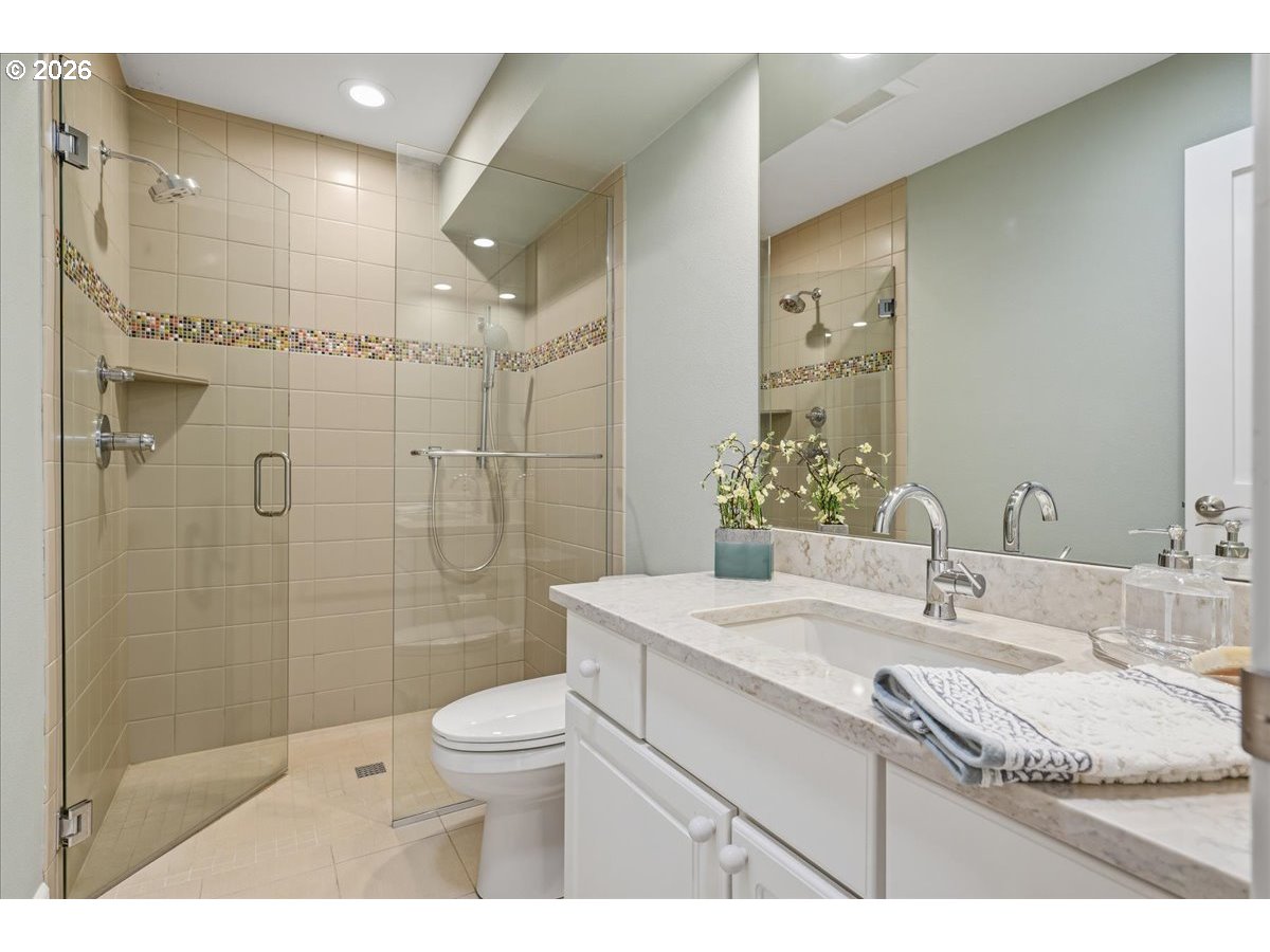 32231 Southwest Boones Bend Road Wilsonville, OR 97070 - Photo 22 of 43 Bathroom
