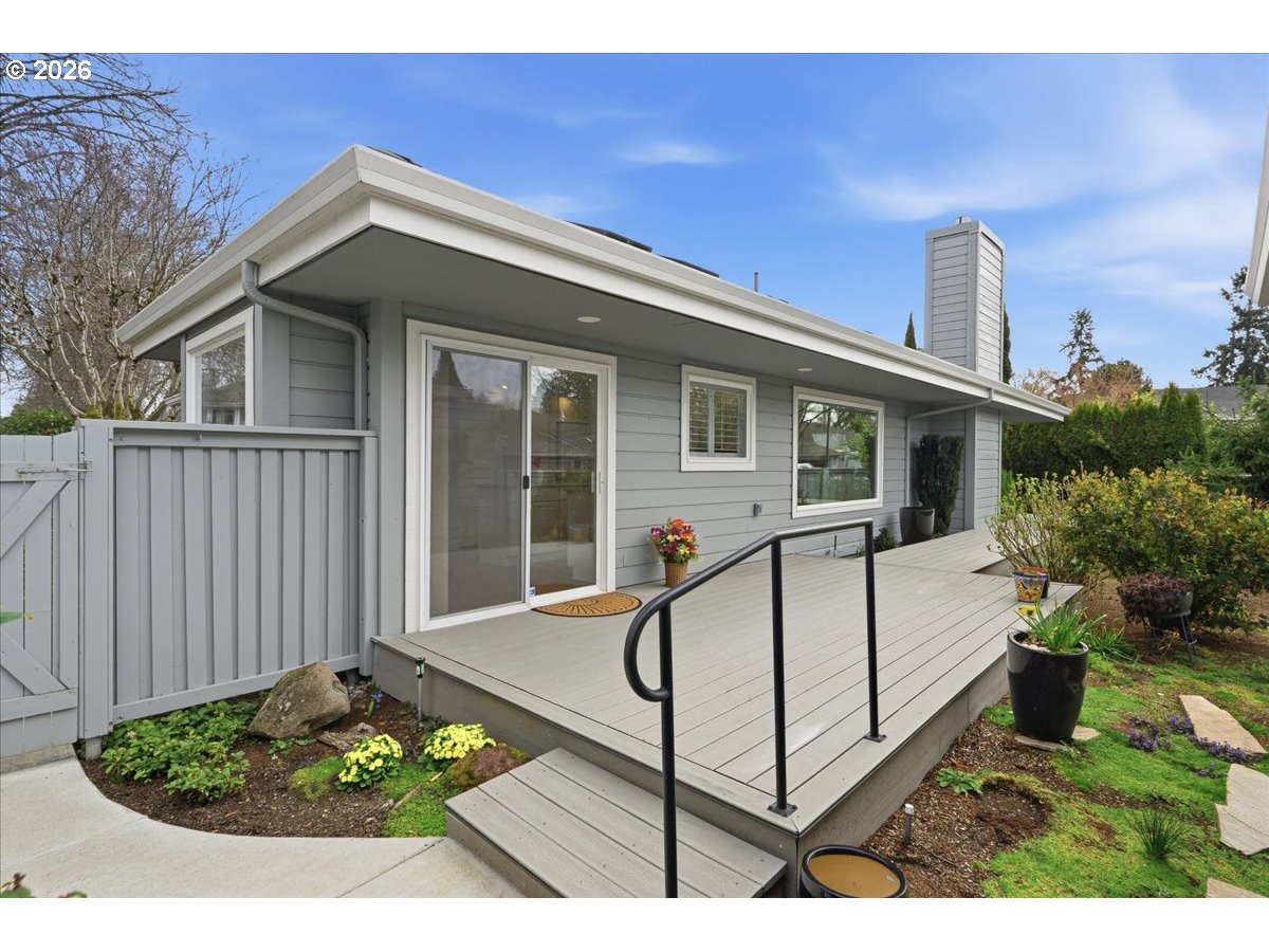 32231 Southwest Boones Bend Road Wilsonville, OR 97070 - Photo 24 of 43 Deck