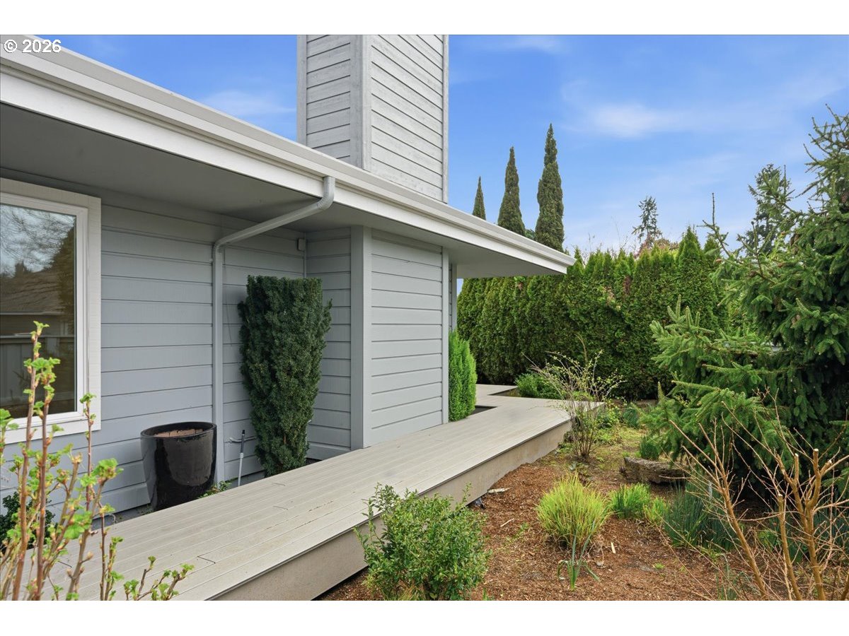 32231 Southwest Boones Bend Road Wilsonville, OR 97070 - Photo 26 of 43 Deck