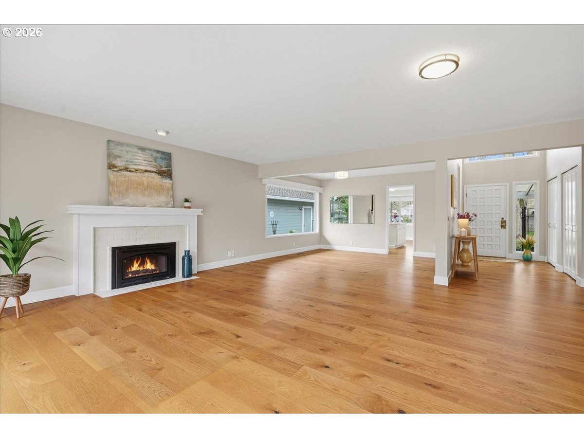 32231 Southwest Boones Bend Road Wilsonville, OR 97070 - Photo 8 of 43 Living Room/Dining Room