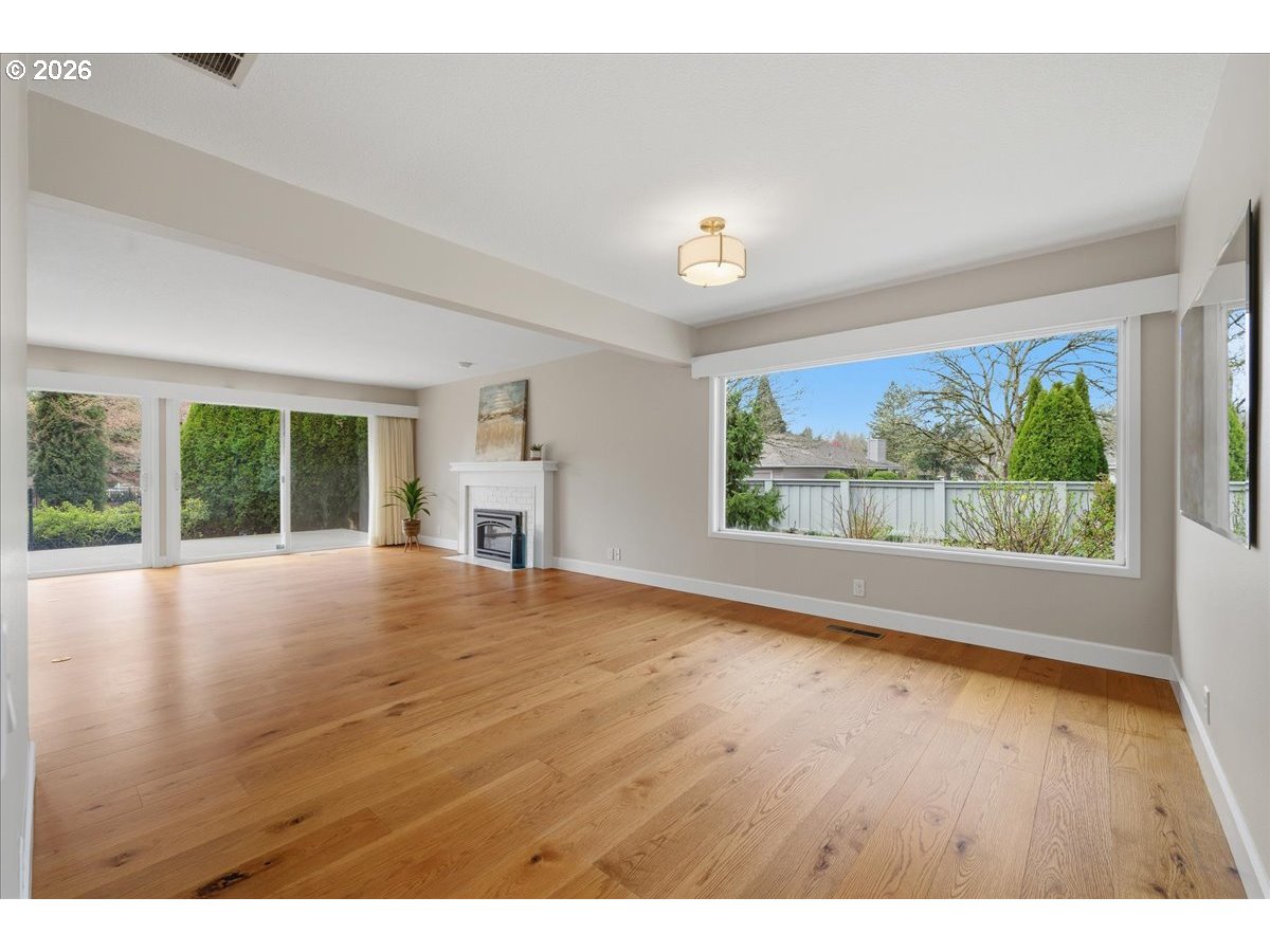 32231 Southwest Boones Bend Road Wilsonville, OR 97070 - Photo 9 of 43 Dining Area
