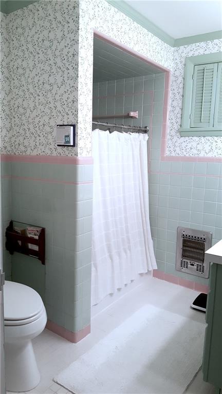28 Newgate Road Pittsburgh, PA 15202 - Photo 18 of 24 Another full bath!