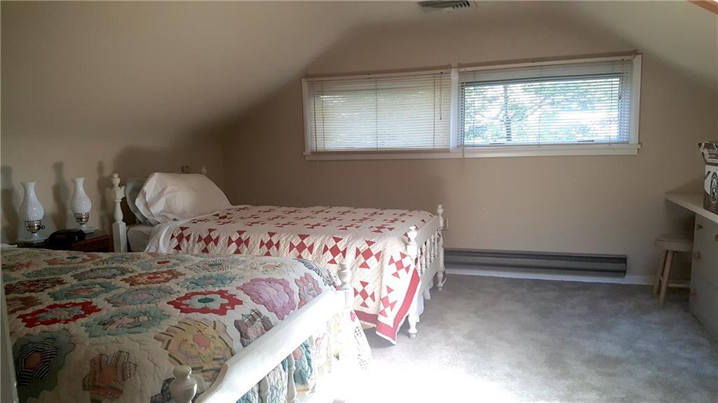 28 Newgate Road Pittsburgh, PA 15202 - Photo 19 of 24 Bedroom #3 with Velux Skylights!