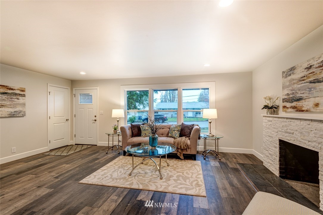 10831 Southeast 181st Street Renton, WA 98055 - Photo 4 of 19 Gallery Image 4
