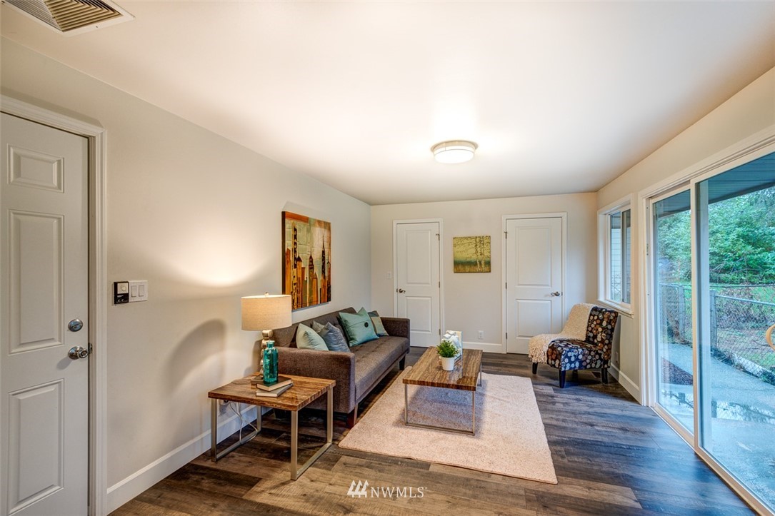 10831 Southeast 181st Street Renton, WA 98055 - Photo 9 of 19 Gallery Image 9