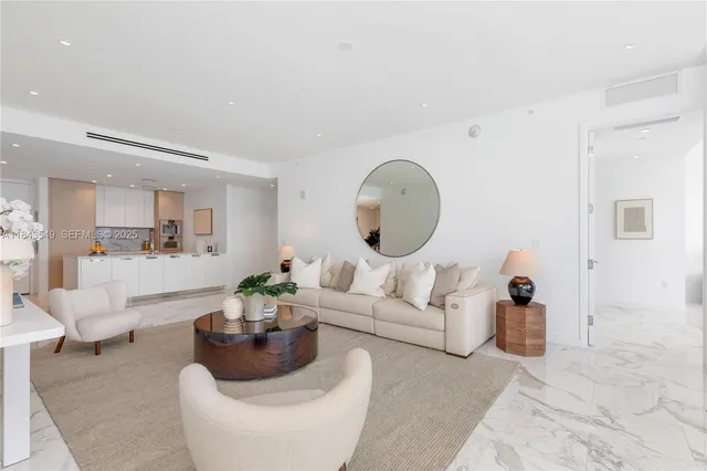 $22,500 | 15701 Collins Avenue, Unit 1004, Sunny Isles Beach, FL 33160