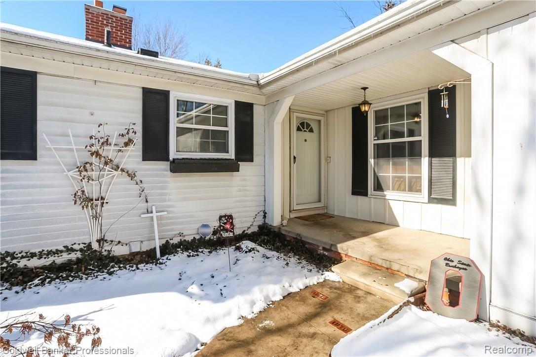 14001 Newburgh Road Livonia, MI 48150 - Photo 2 of 39 001-Front_View-5285546-large.jpg