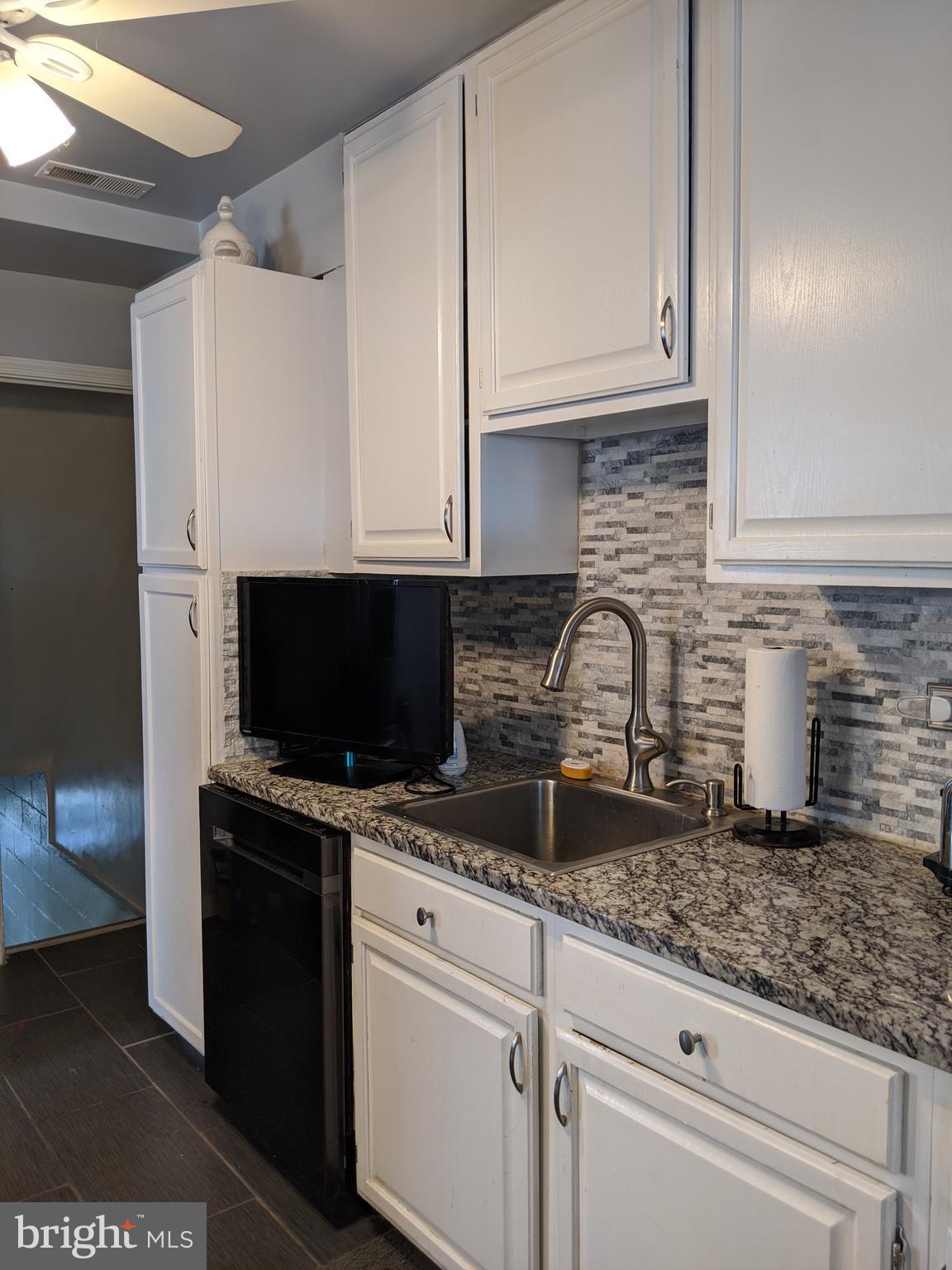 5929 Falkirk Road Baltimore, MD 21239 - Photo 14 of 24 Kitchen