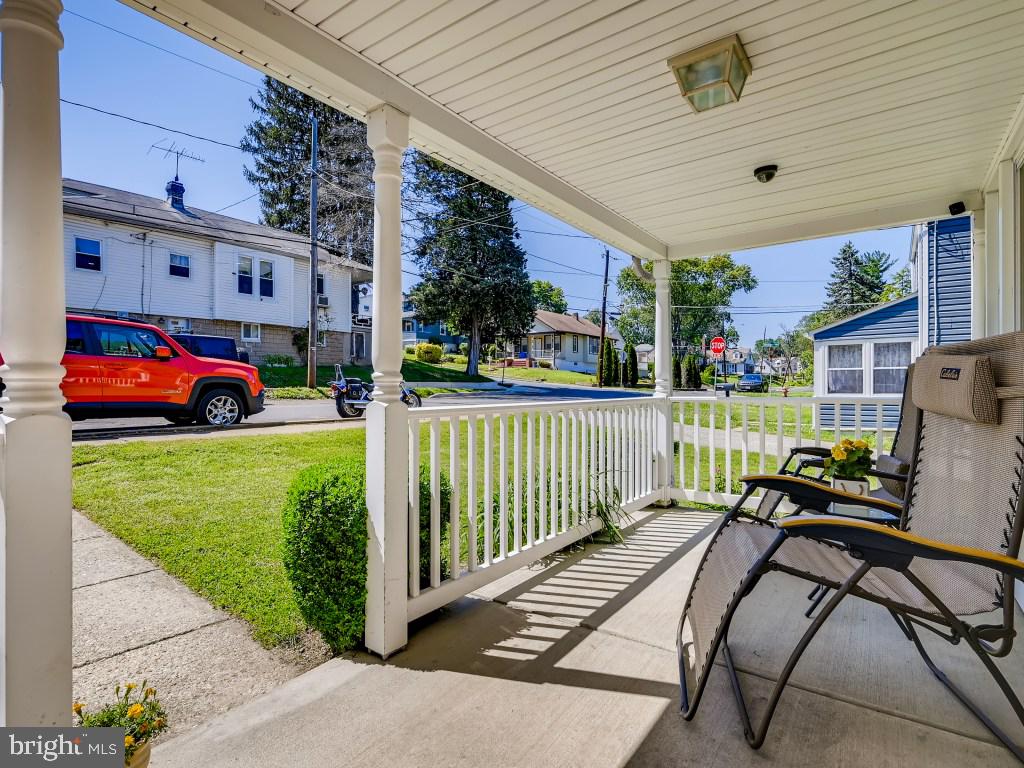 4403 Ridge Drive Baltimore, MD 21229 - Photo 5 of 28 Gallery Image 5