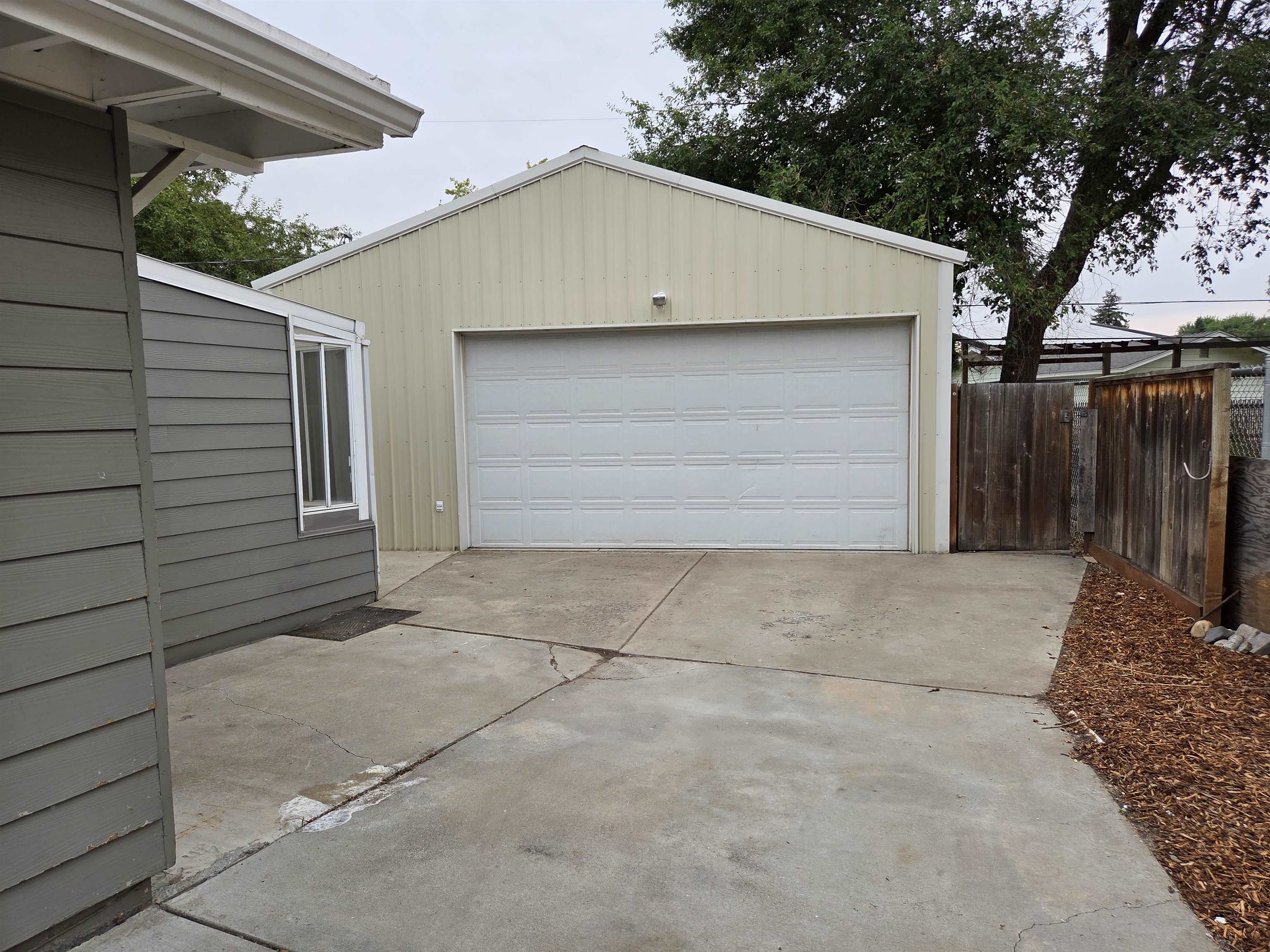 905 North Ravalli Drive Spokane Valley, WA 99037 - Photo 32 of 40