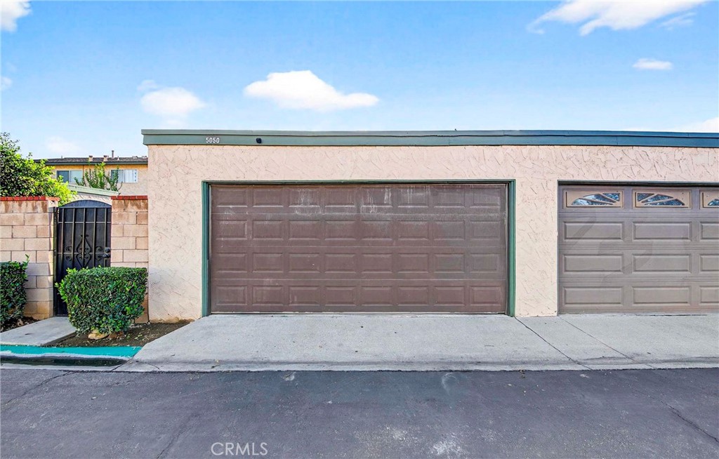 5050 Brooklawn Place Riverside, CA 92504 - Photo 39 of 44 a front view of a house