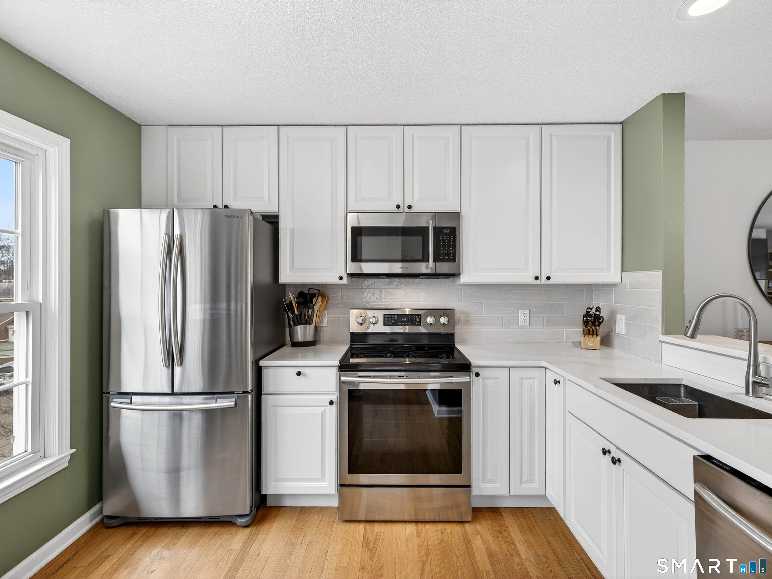 102 Foxbridge Village Road, Unit 102 Branford, CT 06405 - Photo 5 of 38 Wonderful natural light thru out home