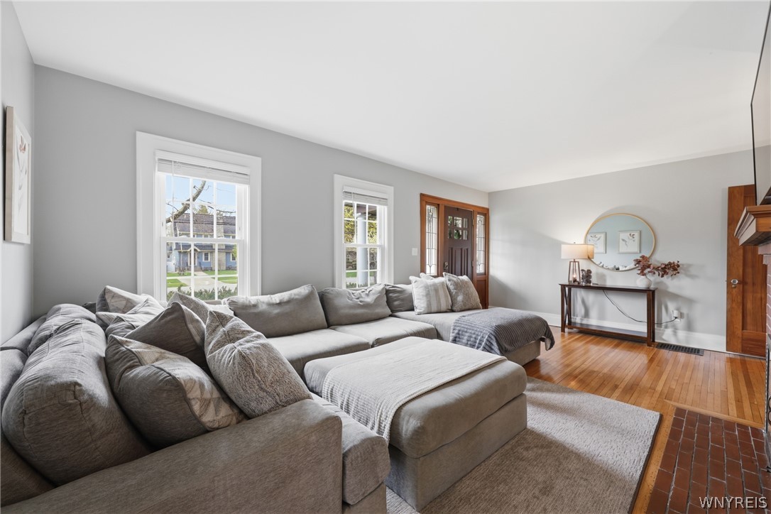 156 Garrison Road Amherst, NY 14221 - Photo 4 of 40