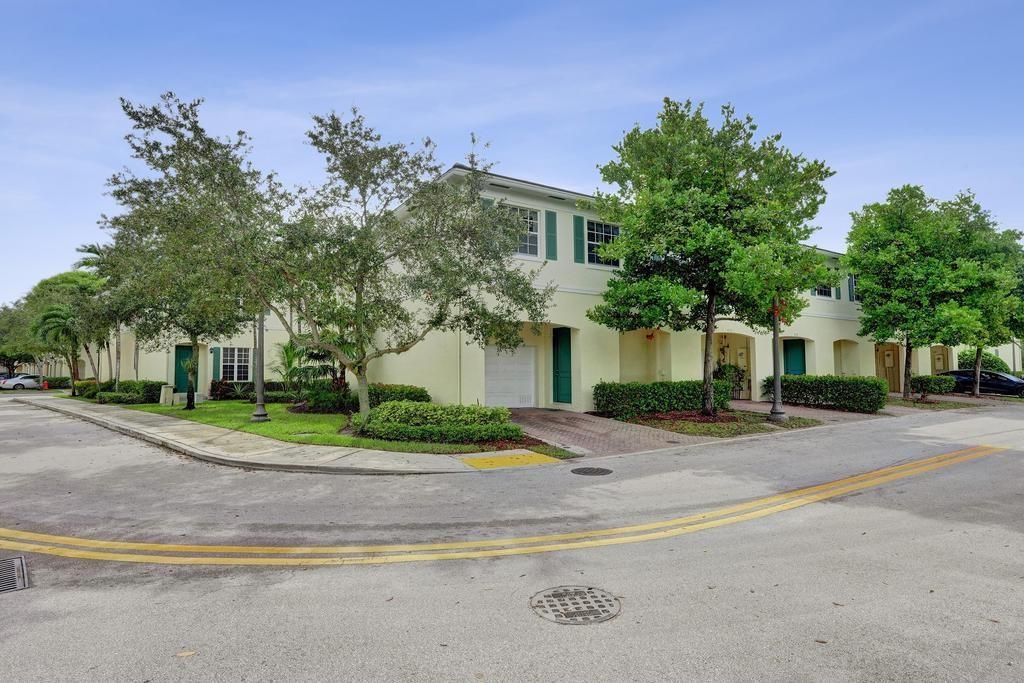 608 Southwest 3rd Avenue Pompano Beach, FL 33060 - Photo 37 of 64 a front view of a house with a yard