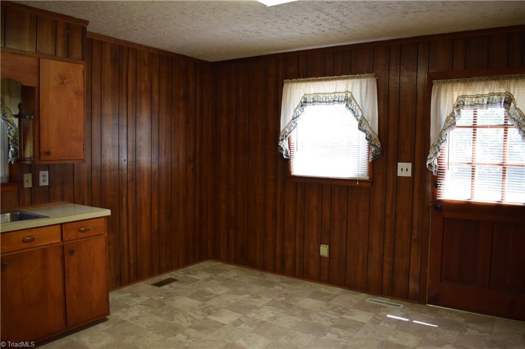 675 Warf Road Lexington, NC 27292 - Photo 14 of 23 Gallery Image 14