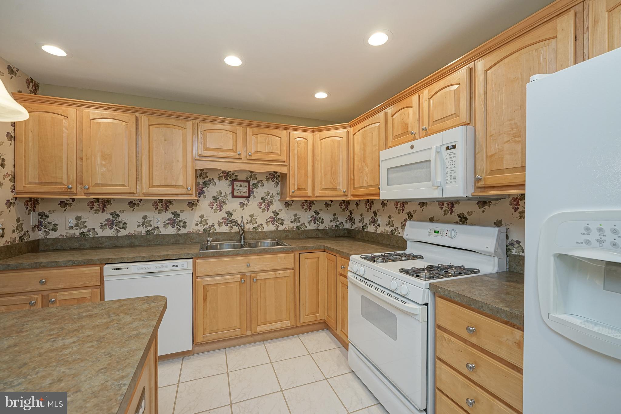 2053 Broadacres Drive Clementon, NJ 08021 - Photo 13 of 35 Kitchen w/Maple Cabinets