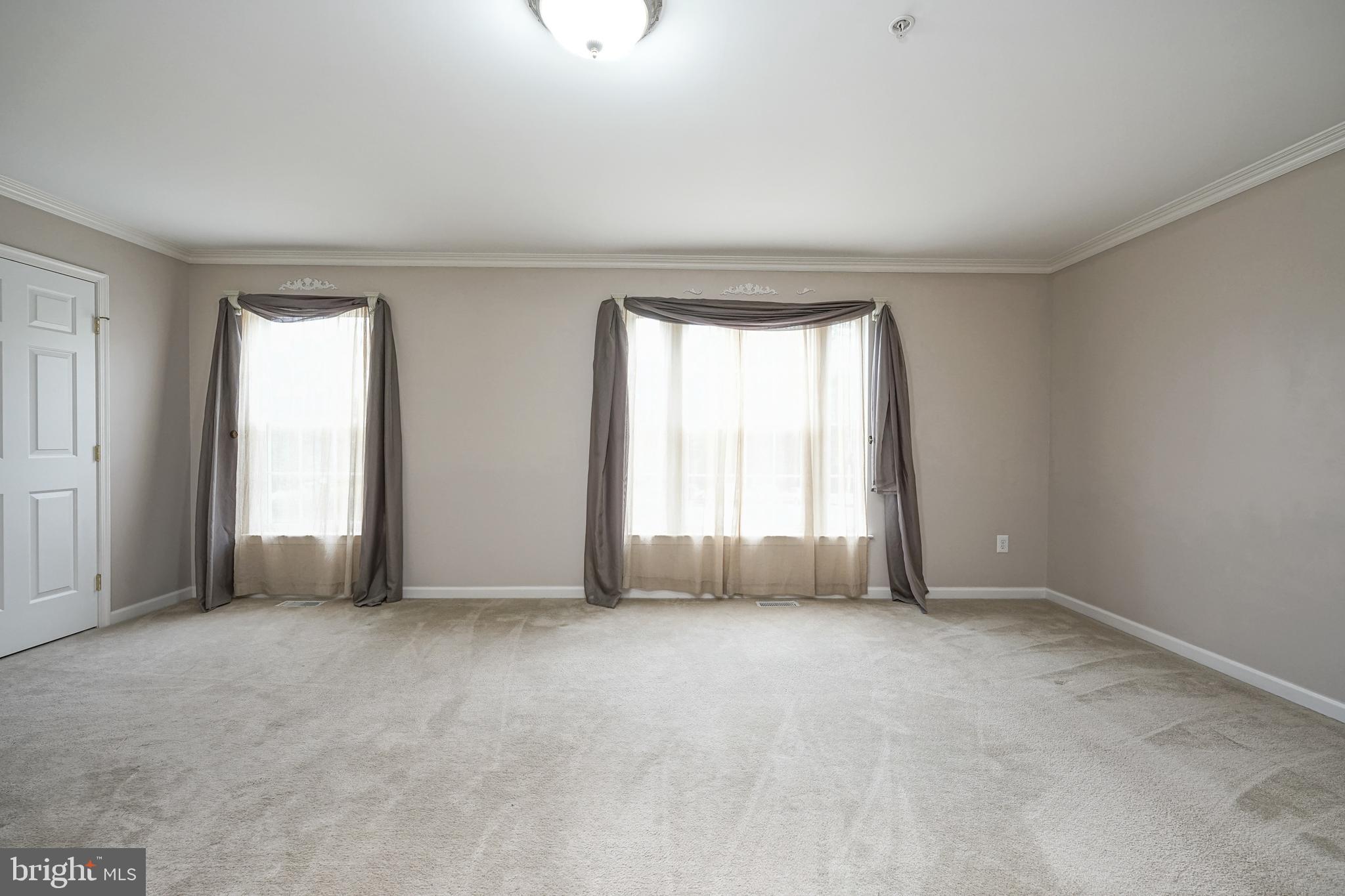 2053 Broadacres Drive Clementon, NJ 08021 - Photo 17 of 35 Living Room