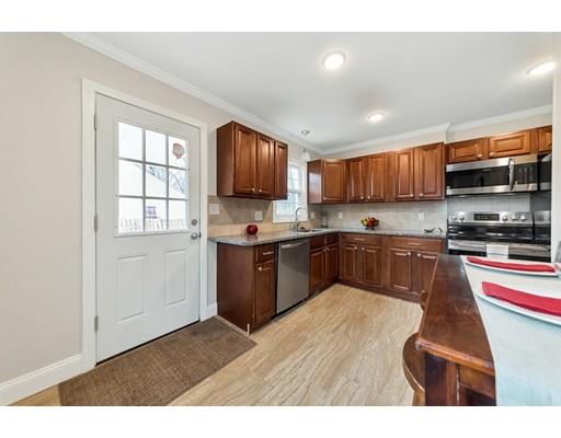 439 Westfield Road Holyoke, MA 01040 - Photo 3 of 22 Gallery Image 3